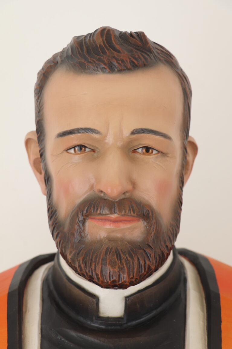 Statue of blessed Stanley Rother - Ferdinand Stuflesser 1875